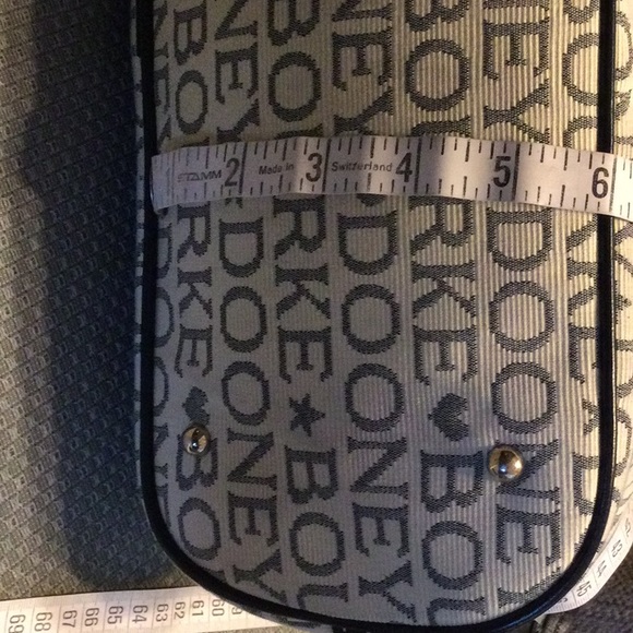 Dooney and Bourke large cream and black shoulder bag for women - Picture 12 of 12